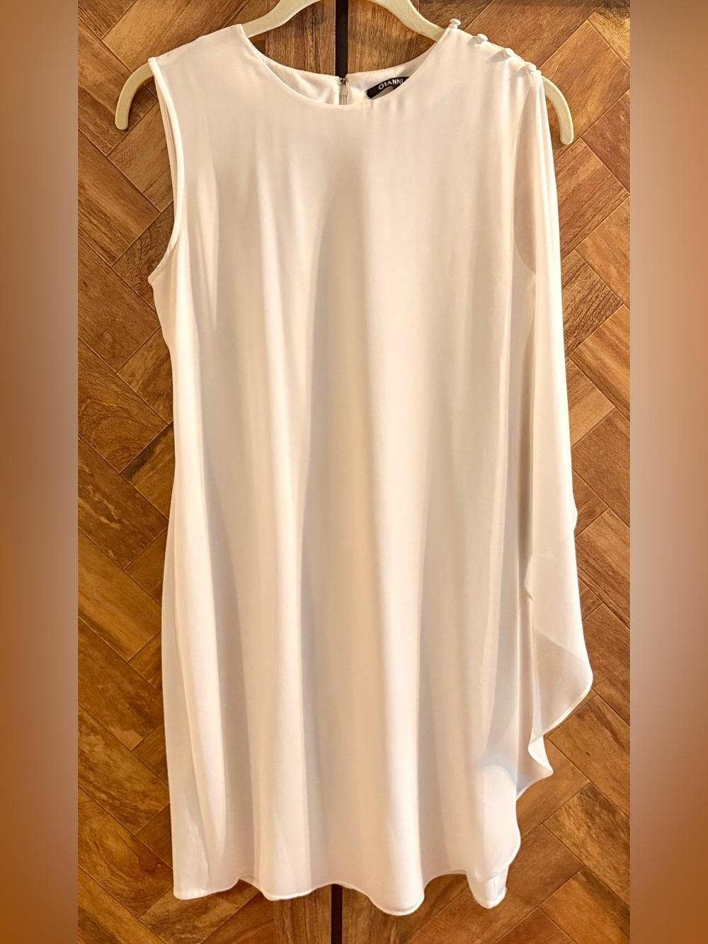 Gianni Bini White Sleeveless Shift Dress